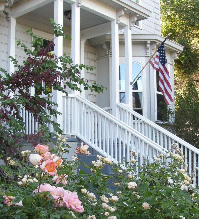 Yosemite Rose Bed And Breakfast Гровленд Экстерьер фото