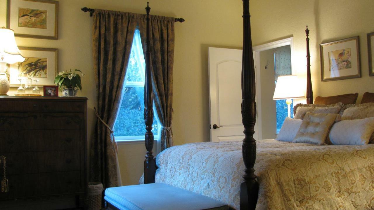 Yosemite Rose Bed And Breakfast Гровленд Экстерьер фото